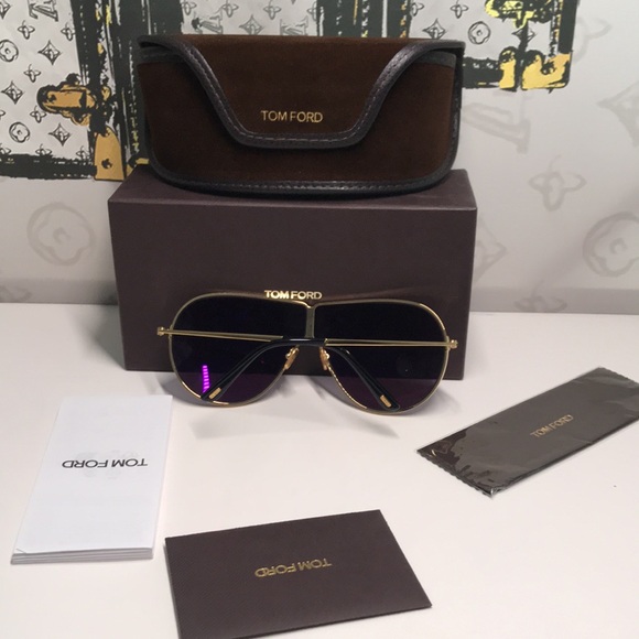 NEW AUTHENTIC Tom Ford Gold and Black Women\'s Sunglasses TF1158 30A main image 10